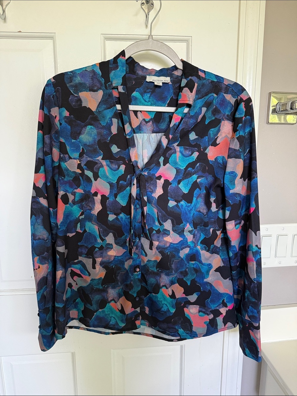 Allison Joy Evereve Watercolor Blue Print Neck Tie Button Down Blouse Top Shirt
